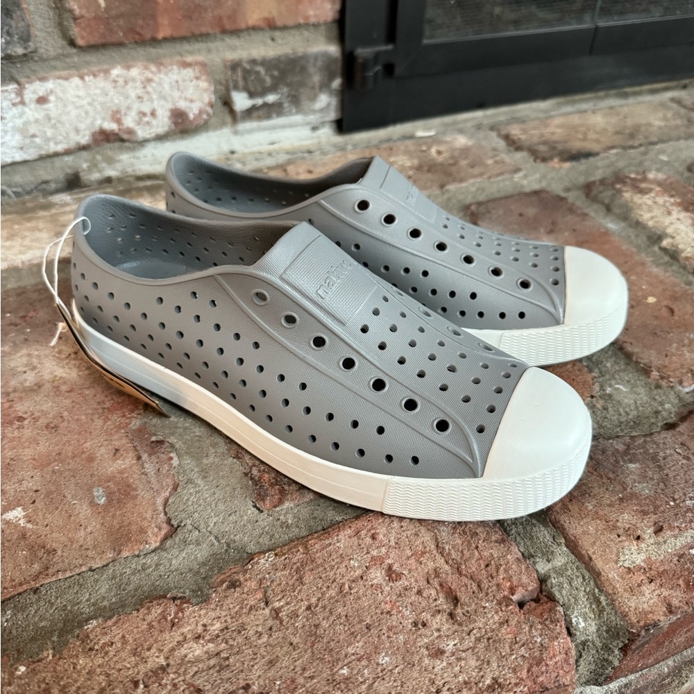 Natives Jefferson shoe Pigeon Grey/Shell White, US J6, UK 5, EUROPE 39 New